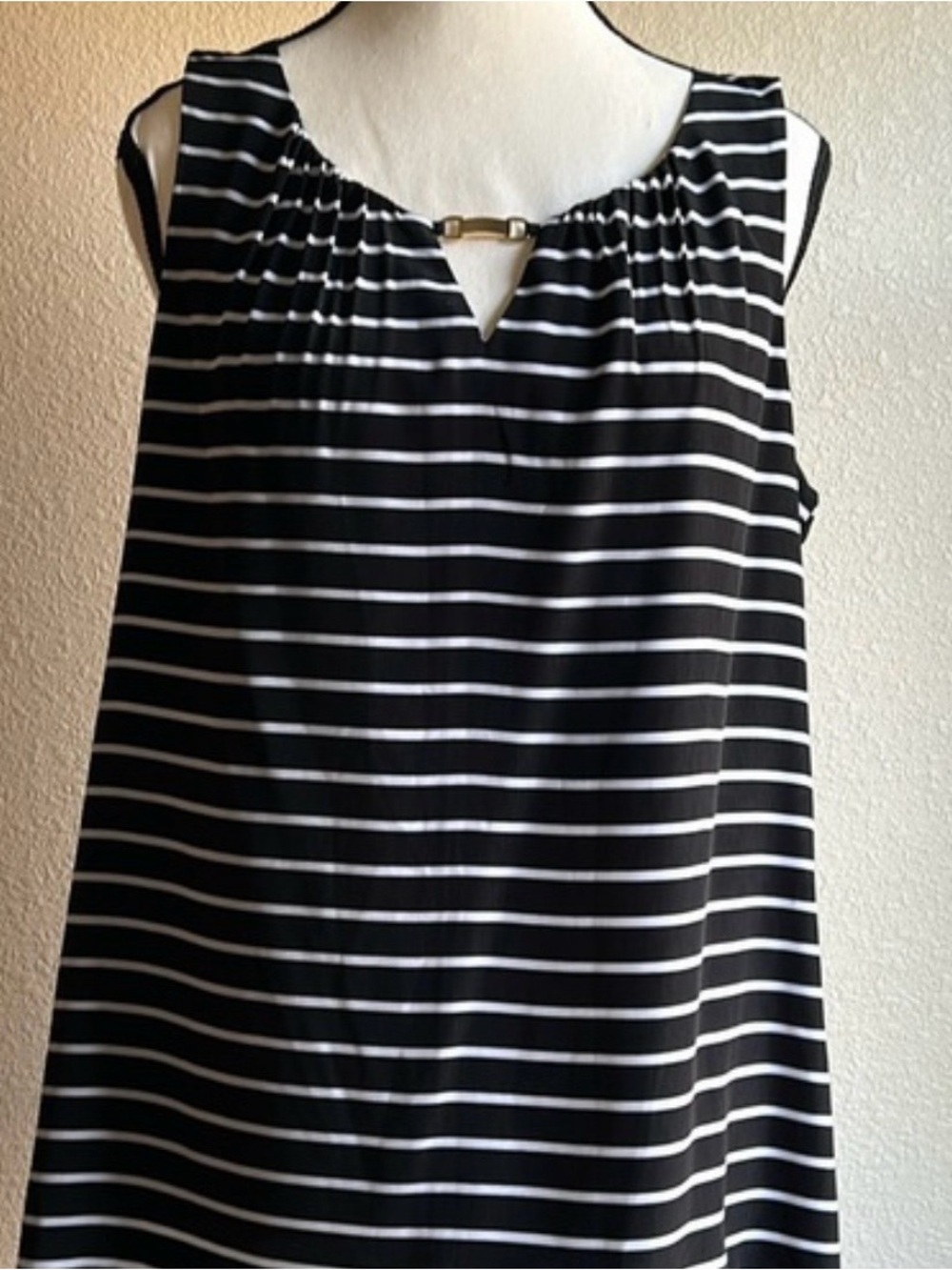 Dana Buchman Black & White Striped Sleeveless Tank with Gold Bar